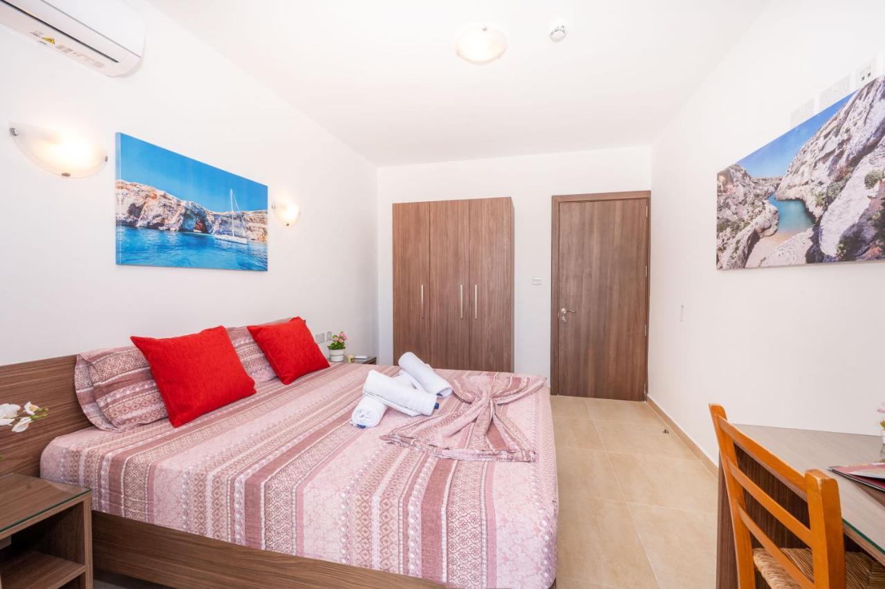 Sea Bliss Apartments With Terrace Just Off Seafront In St Paul'S Bay - By Getawaysmalta Bahía de San Pablo Exterior foto