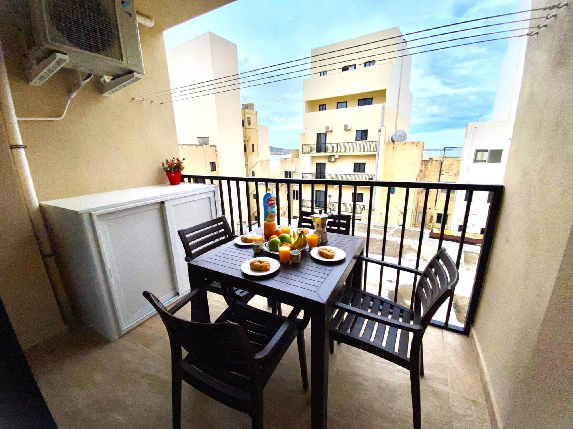 Sea Bliss Apartments With Terrace Just Off Seafront In St Paul'S Bay - By Getawaysmalta Bahía de San Pablo Exterior foto